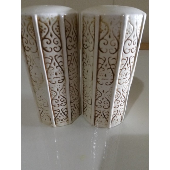 Sears Roebuck and Co, 1978 Vintage Salt and Pepper Shakers - Picture 3 of 5
